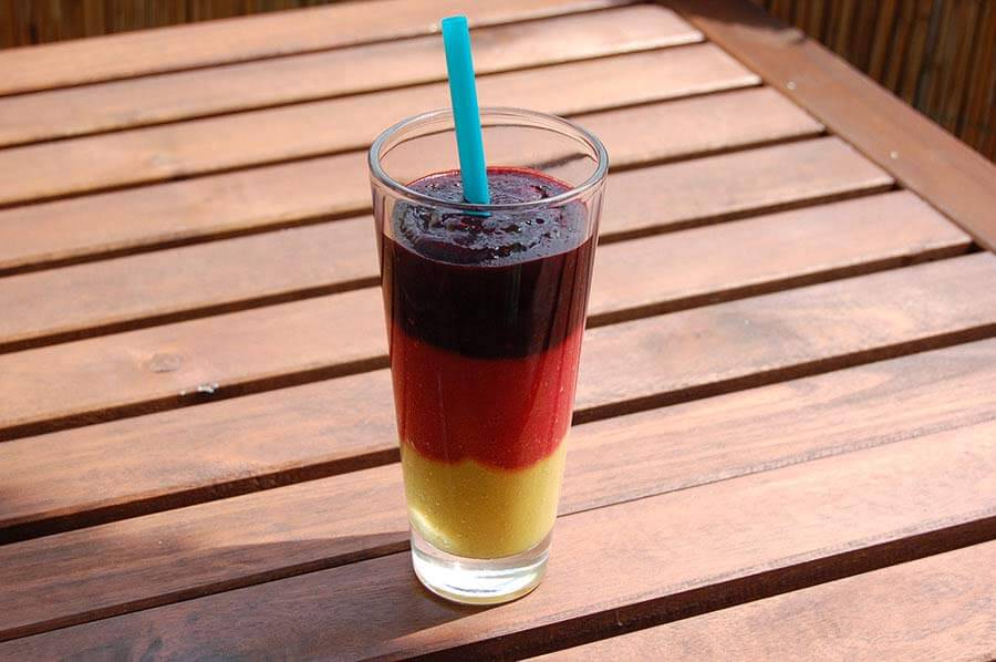 Der Deutschland Smoothie in schwarz-rot-gold