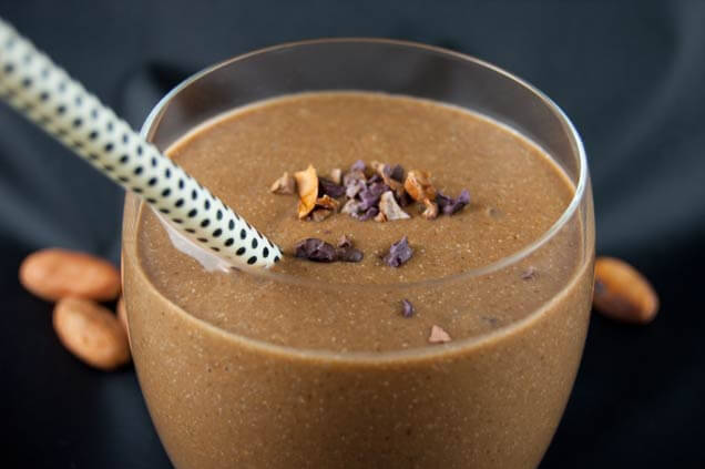 Roher Schokoladen-Smoothie